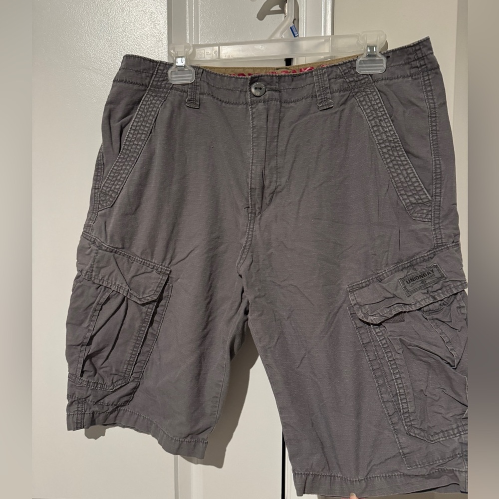 UNIONBAY Grey Cargo Shorts size 34 for Men